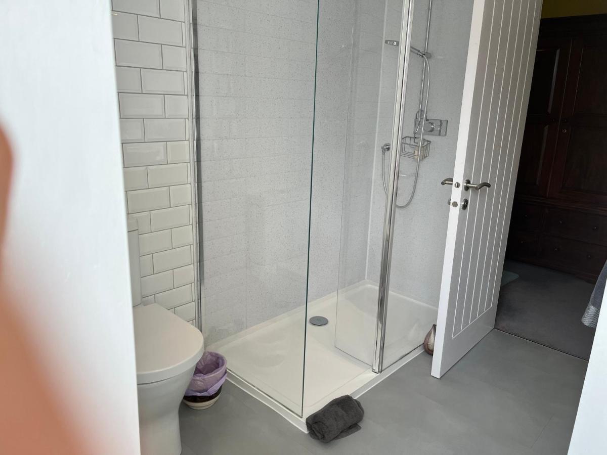 St John'S Town Of Dalry Glentress Apartment 1 외부 사진