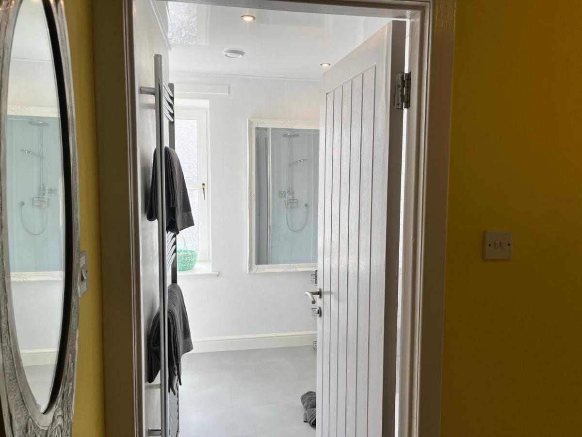 St John'S Town Of Dalry Glentress Apartment 1 외부 사진