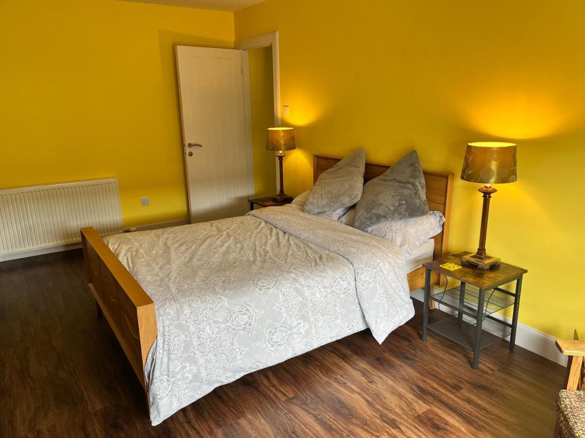 St John'S Town Of Dalry Glentress Apartment 1 외부 사진